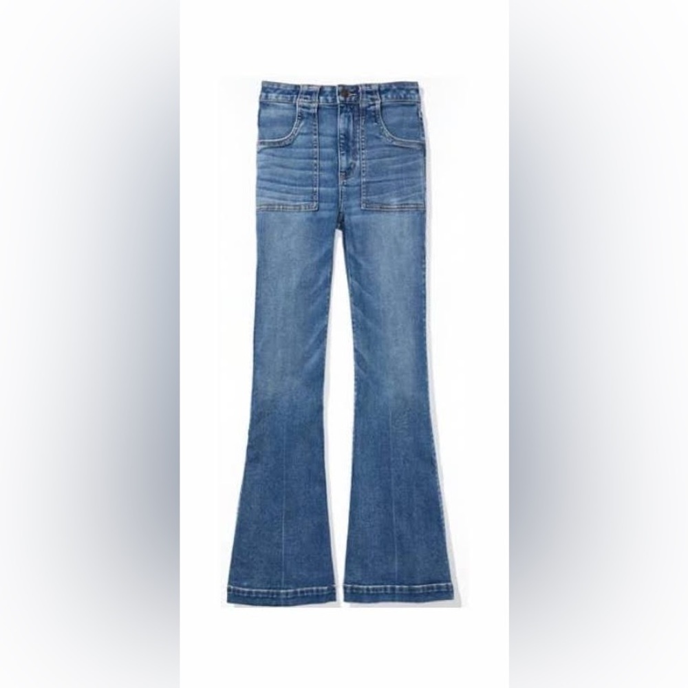 Barely worn, perfect condition. Sold out on american eagle website.